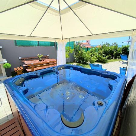 Lux Apartment Sea Shell With Jacuzzi Макарска Экстерьер фото