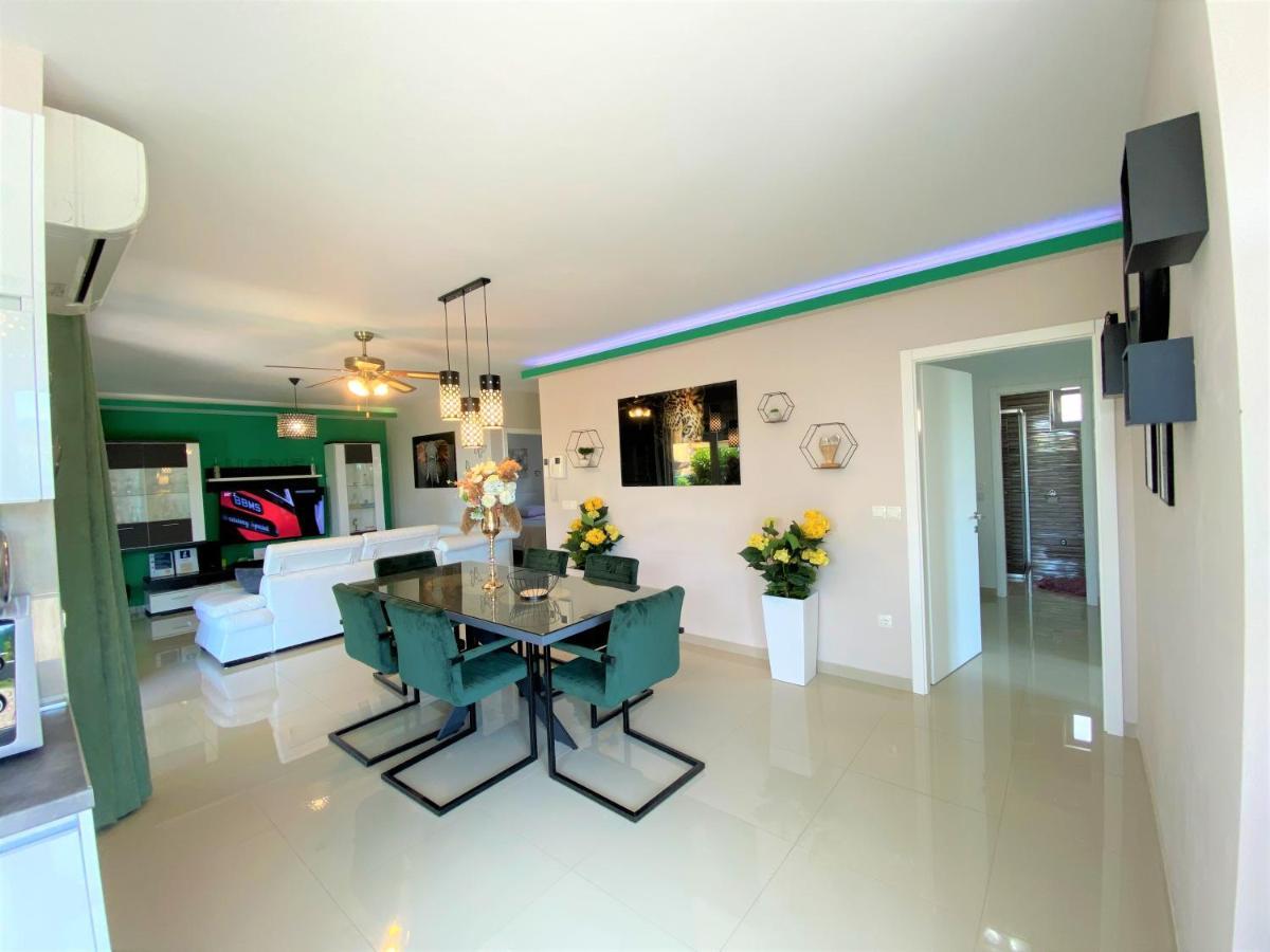 Lux Apartment Sea Shell With Jacuzzi Макарска Экстерьер фото
