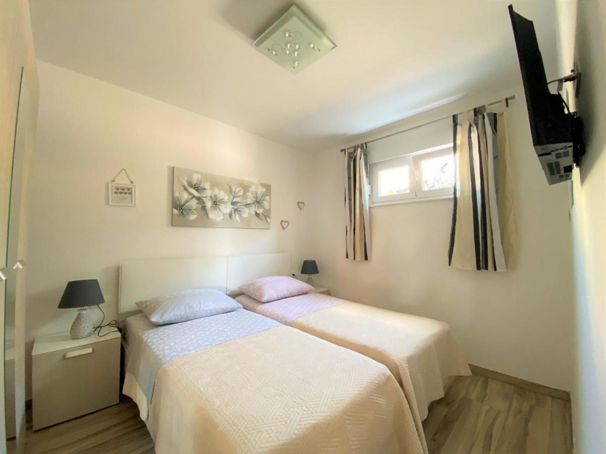 Lux Apartment Sea Shell With Jacuzzi Макарска Экстерьер фото