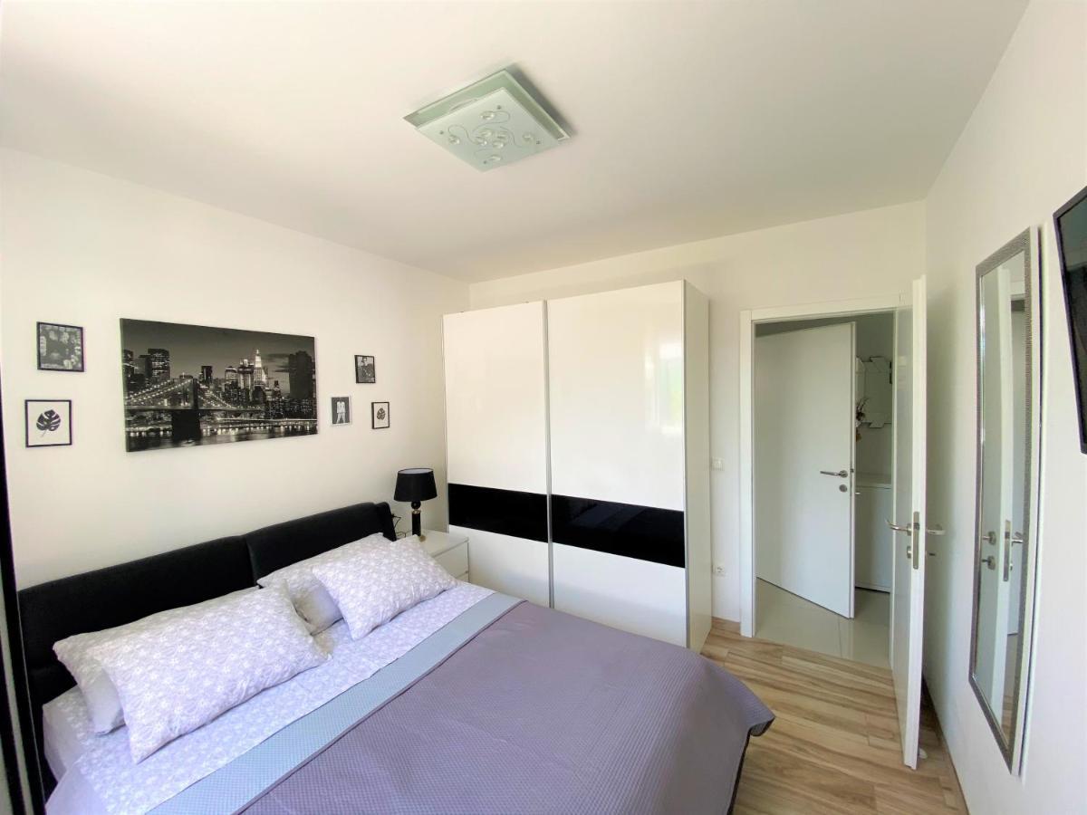 Lux Apartment Sea Shell With Jacuzzi Макарска Экстерьер фото