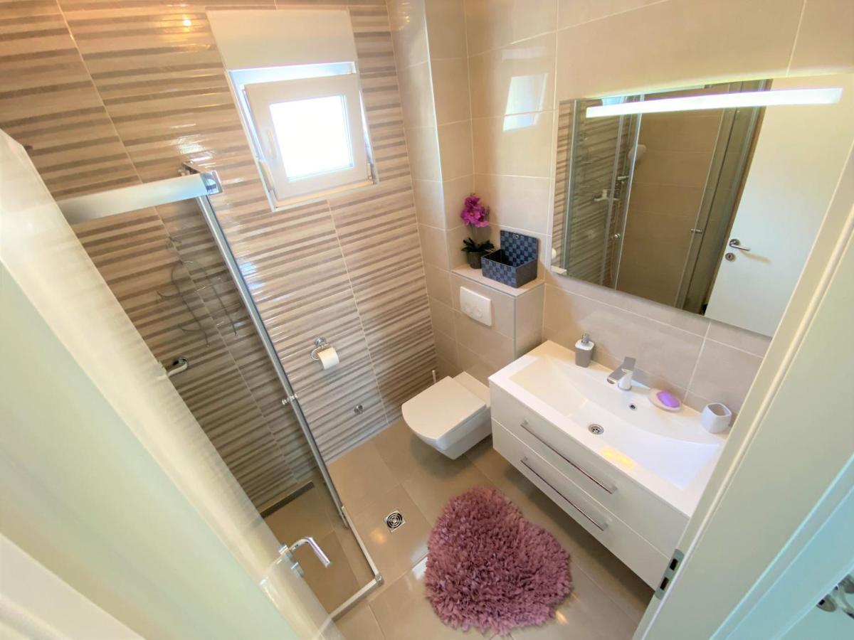 Lux Apartment Sea Shell With Jacuzzi Макарска Экстерьер фото